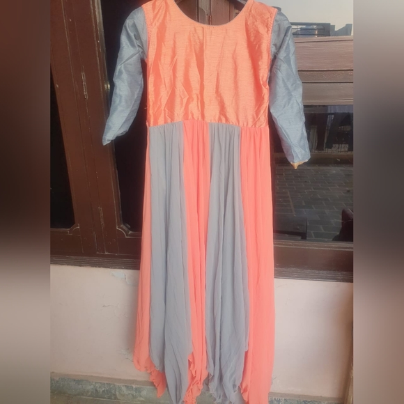 Gown  / Maxi / long one piece dress - Picture 4 of 5